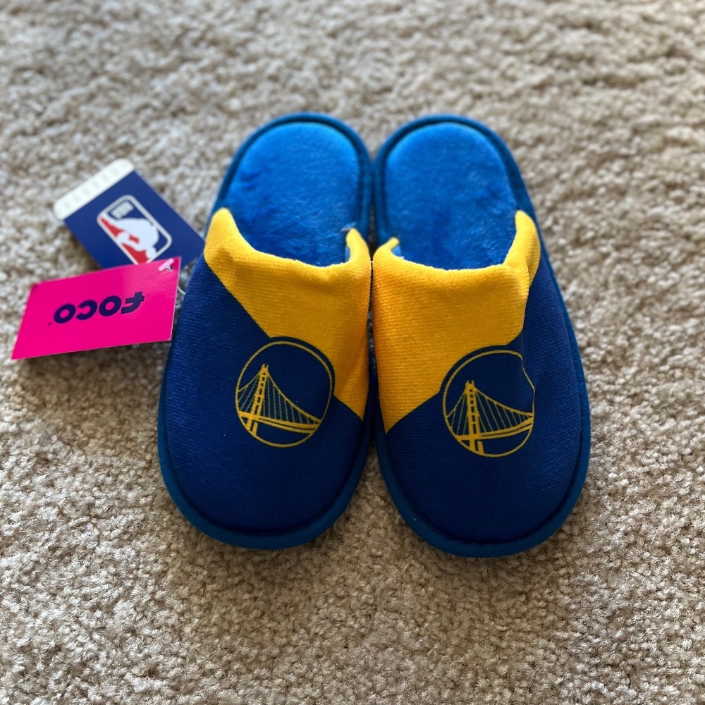 Golden State Warriors Slippers for Youth. Unfortunately too small